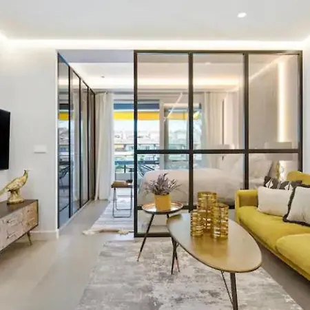 Rev Pe Apartment *